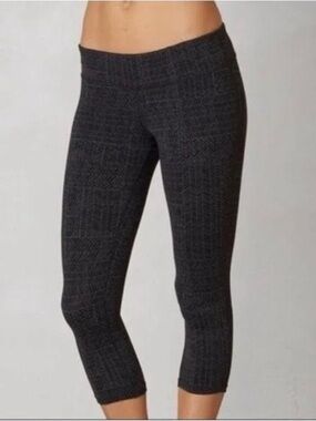 Prana Black Patterned Cropped Leggings. Size S